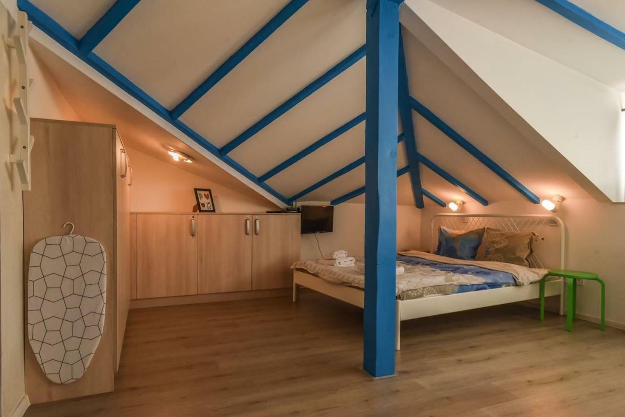 The Ivy House - A Cozy Attic Near The Center By Flat Mаnager Apartament